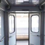 jak otworzyć drzwi w pociągu