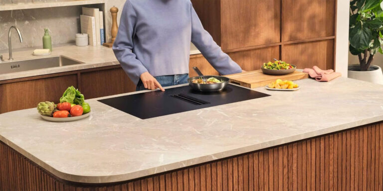 Uciążliwe zabrudzenia na płycie? Wybierz elegancką płytę indukcyjną SaphirMatt® — trwałą, odporną i łatwą w czyszczeniu